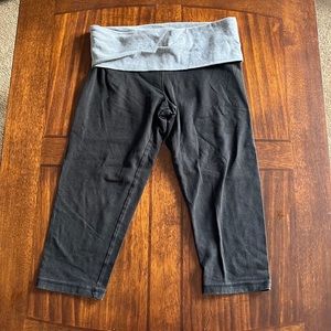 Adorable comfy bling VS PINK yoga capris